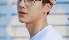 最新八卦爆料刘昊然,神秘女友身份引网友热议